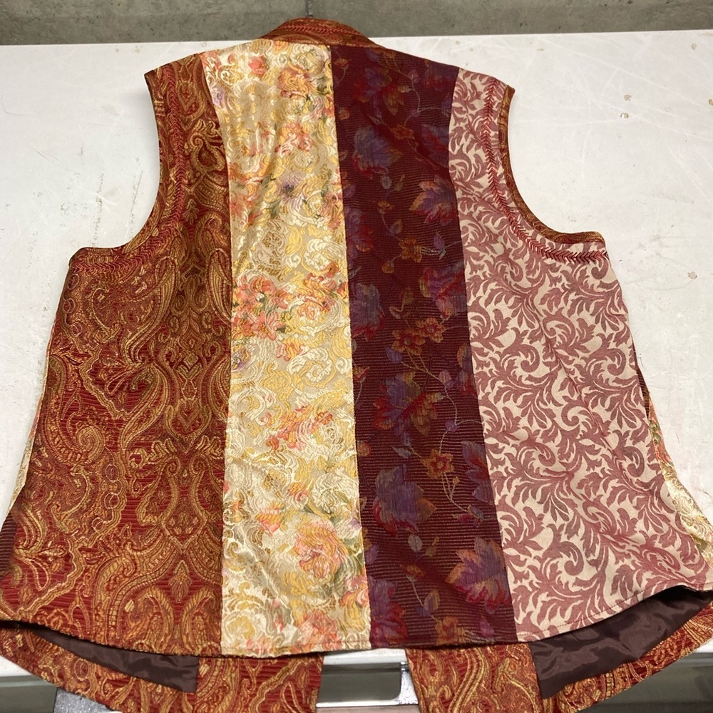 Vest - Picture 4 of 4